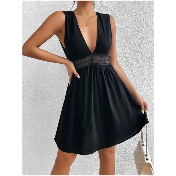 Plunging Neck Lace Evening Party Dress - Picture 7 of 9